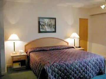 Days Inn By Wyndham Vancouver Downtown Hotel
